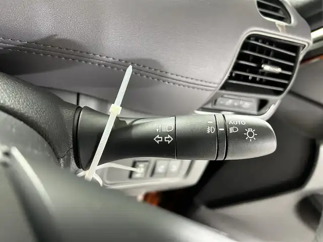 日産 セレナ ハイウェイスター V 佐賀県 2022(令4)年 0.7万km オレンジ 純正10インチナビ/社外フリップダウンモニター/バックカメラ/福祉車両/助手席スライドアップシート/車椅子収納装置/衝突被害軽減システム/プロパイロット/レーンアシスト/レーダークルーズコントロール/ロードサインアシスト/オートライト/オートマチックハイビーム/LEDヘッドライト/LEDフォグライト/電子パーキング/オートブレーキホールド/前方ドライブレコーダー/ビルトインETC/両側パワースライドドア/ハンズフリースライドドア/ステアリングヒーター/運転席シートヒーター/後席サンシェード/シートバックテーブル/ISOFIX対応/純正フロアマット/純正16インチアルミホイール/ステアリングスイッチ/プッシュスタート/スマートキー