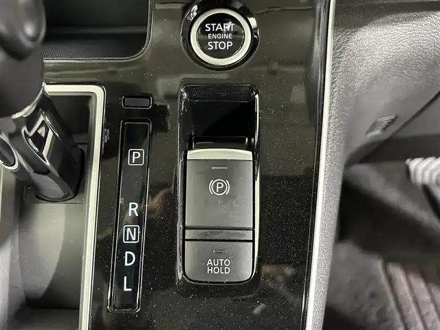 日産 セレナ ハイウェイスター V 佐賀県 2022(令4)年 0.7万km オレンジ 純正10インチナビ/社外フリップダウンモニター/バックカメラ/福祉車両/助手席スライドアップシート/車椅子収納装置/衝突被害軽減システム/プロパイロット/レーンアシスト/レーダークルーズコントロール/ロードサインアシスト/オートライト/オートマチックハイビーム/LEDヘッドライト/LEDフォグライト/電子パーキング/オートブレーキホールド/前方ドライブレコーダー/ビルトインETC/両側パワースライドドア/ハンズフリースライドドア/ステアリングヒーター/運転席シートヒーター/後席サンシェード/シートバックテーブル/ISOFIX対応/純正フロアマット/純正16インチアルミホイール/ステアリングスイッチ/プッシュスタート/スマートキー