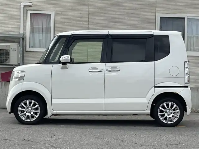 ホンダ Ｎ ＢＯＸ G Lパッケージ 青森県 2016(平28)年 6.2万km プレミアムホワイトパールⅡ 禁煙車/４WD/Stradaナビ/AM/FM/CD/DVD/フルセグ/Bluetooth/純正エンジンスターター/片側パワースライドドア/シートヒーター/衝突軽減システム/バックカメラ/ビルトインETC/HIDヘッドライト/純正フロアマット/取扱説明書/保証書