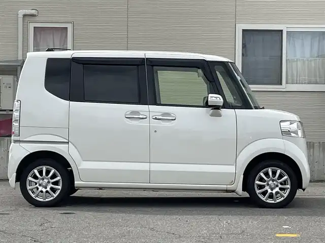 ホンダ Ｎ ＢＯＸ G Lパッケージ 青森県 2016(平28)年 6.2万km プレミアムホワイトパールⅡ 禁煙車/４WD/Stradaナビ/AM/FM/CD/DVD/フルセグ/Bluetooth/純正エンジンスターター/片側パワースライドドア/シートヒーター/衝突軽減システム/バックカメラ/ビルトインETC/HIDヘッドライト/純正フロアマット/取扱説明書/保証書