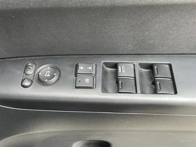 ホンダ Ｎ ＢＯＸ G Lパッケージ 青森県 2016(平28)年 6.2万km プレミアムホワイトパールⅡ 禁煙車/４WD/Stradaナビ/AM/FM/CD/DVD/フルセグ/Bluetooth/純正エンジンスターター/片側パワースライドドア/シートヒーター/衝突軽減システム/バックカメラ/ビルトインETC/HIDヘッドライト/純正フロアマット/取扱説明書/保証書
