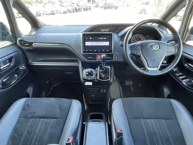 トヨタ エスクァイア Gi プレミアムパッケージ ブラックテーラード 佐賀県 2020(令2)年 3.1万km ブラック 純正9インチSDナビゲーション/・フルセグTV/CD/DVD/SD/Bluetooth/純正フリップダウンモニター/バックカメラ/前方ドライブレコーダー/ビルトインETC/デジタルインナーミラー/両側パワースライドドア/後席エアコン/ハーフレザーシート/DN席シートヒーター/キャプテンシート/ISOFIX対応/革巻きステアリング/ステアリングヒーター/ステアリングリモコン/純正15インチアルミホイール/純正LEDヘッドライト/・オートマチックハイビーム/純正LEDフォグランプ/純正フロアマット/純正ドアバイザ―/新車保証書/トヨタセーフティセンス/・クルーズコントロール/・プリクラッシュセーフティ/・クリアランスソナー/・先行車発進お知らせ機能/・レーンディパーチャーアラート