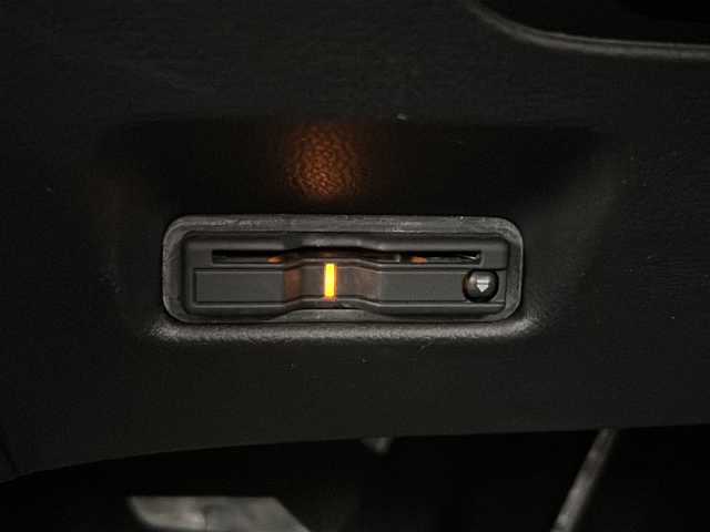 ホンダ フィット e:HEVクロスター 茨城県 2021(令3)年 3.7万km クリスタルブラックパール ワンオーナー/純正ナビ/　　【フルセグ、BT、CD、DVD】/バックカメラ/ホンダセンシング/路外逸脱抑制機能/衝突防止装置/レーンアシスト/横滑り防止装置/コーナーセンサー/アダプティブクルーズコントロール/純正16インチAW/LEDオートライト/純正フロアマット/ETC/スマートキー/プッシュスタート