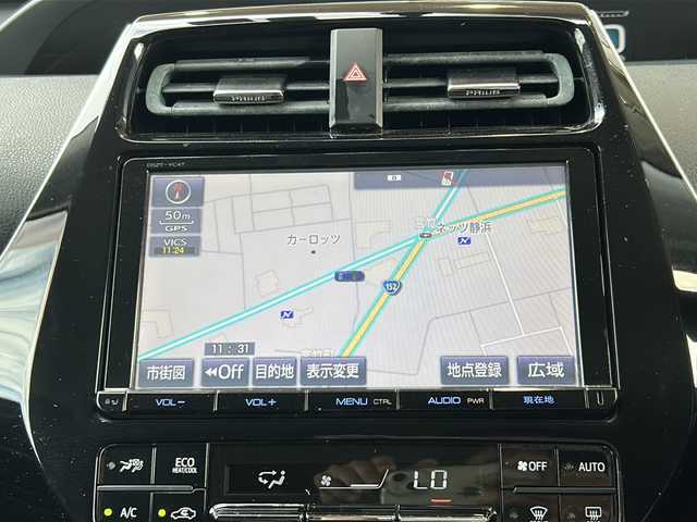トヨタ プリウス S 静岡県 2016(平28)年 8.9万km アティチュードブラックマイカ 純正ナビ/・FM/AM/・SD/・DVD/・CD/・Bluetooth/・フルセグTV/主要装備/・横滑り防止装置/・オートライト/・イエローフォグ/・バックカメラ/・ドライブレコーダー/・ETC/・サイドカーテンエアバッグ/・エンジンスタートボタン/・アイドリングストップ