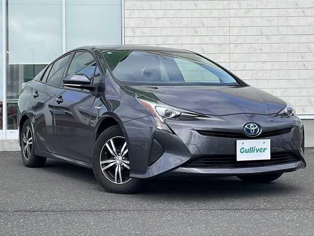 トヨタ プリウス S 岩手県 2017(平29)年 7.1万km グレーメタリック 純正SDナビ/AM/FM/CD/DVD/Bluetooth/フルセグTV/バックカメラ/ビルトインETC/クルーズコントロール/衝突被害軽減ブレーキ/レーンキープアシスト/横滑り防止装置/アイドリングストップ/オートライト/オートハイビーム/LEDヘッドライト/フォグランプ/スマートキー/プッシュスタート/電動格納ミラー/社外15インチAW/純正フロアマット/純正ドアバイザー