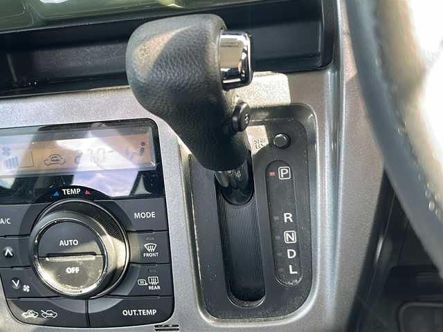 スズキ ハスラー Jスタイル 岐阜県 2015(平27)年 13.9万km クールカーキパールメタリック/ホワイト2トーンルーフ 登録時走行距離138437km/社外ナビ/バックモニター/ワンセグテレビ/シートヒーター/ツートンカラー/純正フロアマット/Ｂｌｕｅｔｏｏｔｈ接続/プッシュスタート/スマートキー/オートエアコン/ABS/横滑り防止装置/レーンキープアシスト/オートライト/LEDヘッドライト/エアバッグ