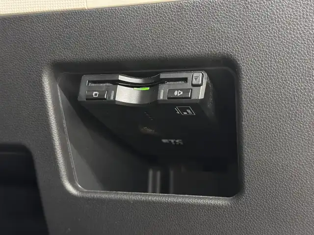 ダイハツ ムーヴ キャンバス G ブラックインテリア リミテッド SAⅢ 三重県 2018(平30)年 5.1万km スムースグレーマイカメタリック/ファイアークォーツレッドメタリック 2トーン ガソリン/FF/インパネCVT/純正 8インチナビ NSZN-X68D/（TV/CD/DVD/iPod/MEMORY MUSIC/SD/Bluetooth/FM/AM/USB/HDMI/ドラレコ）/パノラマモニター/両側パワースライドドア/ドライブレコーダー 前方（ナビ連動）/ETC/衝突回避支援システム スマートアシスト3/・衝突警報機能（対車両・対歩行者）/・衝突回避支援ブレーキ機能（対車両・対歩行者）/・誤発進抑制制御機能（前方・後方）/・車線逸脱警報機能/・オートハイビーム機能/など/装備/・オートエアコン/・オートライト/・LEDヘッドランプ（AFS・オートレベリング機能・LEDクリアランスランプ付）/・LEDフロントフォグランプ/・ステアリングスイッチ/・プッシュスタート/・助手席大型シートアンダートレイ/・純正ホイールキャップ＋14インチスチールホイール/・スマートキーx2/・保/取/ナビ取/など
