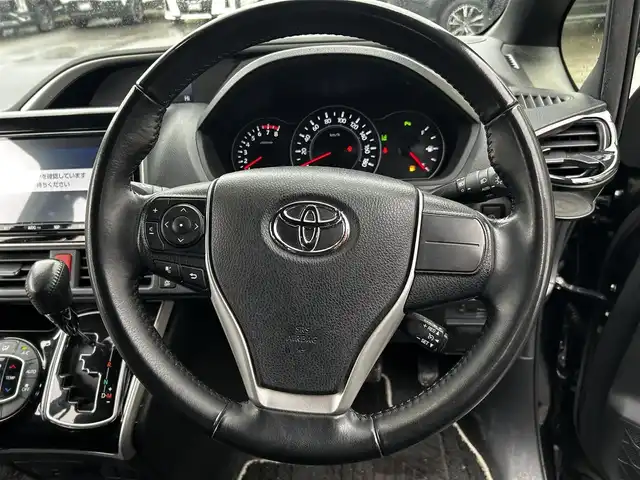 トヨタ ヴォクシー ZS 煌Ⅲ 道北・旭川 2021(令3)年 2.3万km ブラック ワンオーナー/純正9インチナビ/純正フリップダウンモニター/フルセグTV/バックカメラ/両側電動スライドドア/クリアランスソナー/ハーフレザーシート/クルーズコントロール/ETC2.0