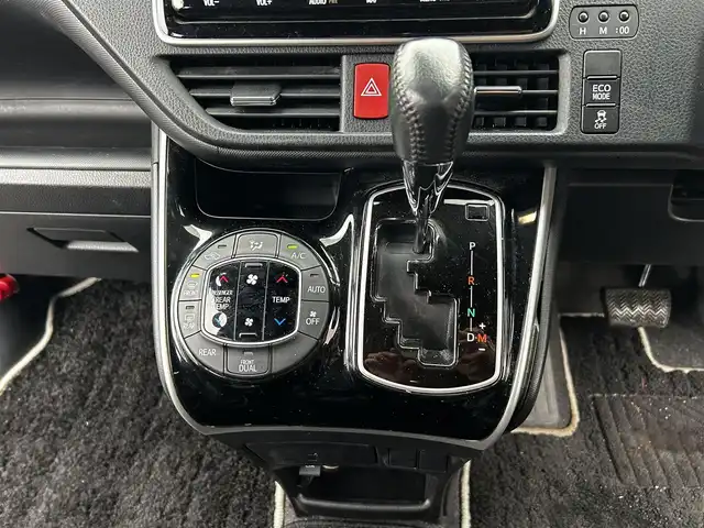 トヨタ ヴォクシー ZS 煌Ⅲ 道北・旭川 2021(令3)年 2.3万km ブラック ワンオーナー/純正9インチナビ/純正フリップダウンモニター/フルセグTV/バックカメラ/両側電動スライドドア/クリアランスソナー/ハーフレザーシート/クルーズコントロール/ETC2.0