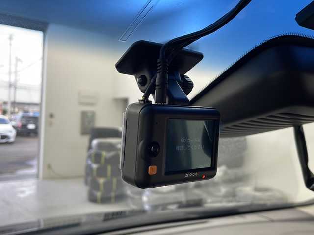 日産 エルグランド 250ハイウェイスターS 宮城県 2021(令3)年 2.7万km 黒 禁煙車/ツインサンルーフ/インテリジェント アラウンドビューモニター/インテリジェントエマージェンシーブレーキ/インテリジェントクルーズコントロール/車線逸脱警報システム/ALPINEフリップダウンモニター/ALPINE11型ナビ/・CD・DVD・BT・CD/・フルセグTV/ハーフレザーシート/両側パワースライドドア/ドライブレコーダー（前後）/ETC/革巻きステアリング/ステアリングスイッチ/LEDヘッドライト/社外フロアマット/純正18インチアルミホイール/プッシュスタート/スマートキー/横滑り防止装置/ロールサンシェード