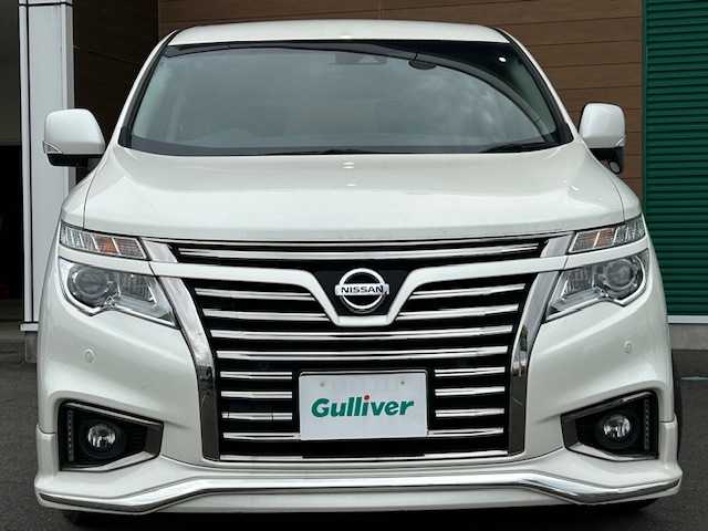 日産 エルグランド 250HWS プレミアム アーバンクロム 静岡県 2019(平31)年 7.3万km ブリリアントホワイトパール ワンオーナー/純正ナビ（フルセグTV、Bluetooth/後席モニター/前席パワーシート/レザーシート/両側パワースライドドア/オットマン/パワーバックドア/車外カメラ（バック/シートヒーター/ETC/純正アルミホイール/プッシュスタート/コーナーセンサー/ウォークスルー