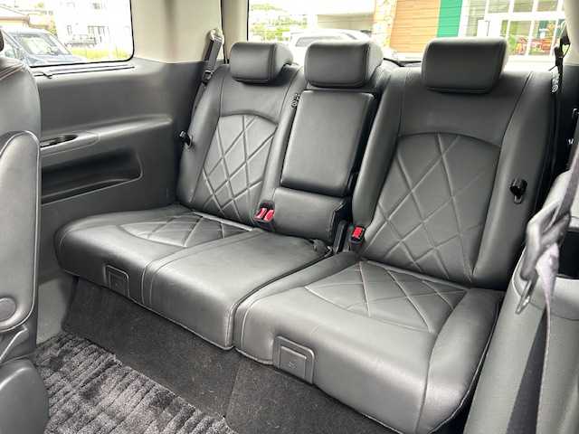 日産 エルグランド 250HWS プレミアム アーバンクロム 静岡県 2019(平31)年 7.3万km ブリリアントホワイトパール ワンオーナー/純正ナビ（フルセグTV、Bluetooth/後席モニター/前席パワーシート/レザーシート/両側パワースライドドア/オットマン/パワーバックドア/車外カメラ（バック/シートヒーター/ETC/純正アルミホイール/プッシュスタート/コーナーセンサー/ウォークスルー