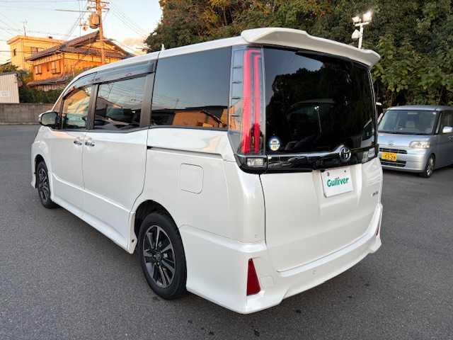トヨタ ノア Si ダブルバイビーⅡ 大阪府 2019(令1)年 4.6万km ホワイトパールクリスタルシャイン １０インチナビ　/フルセグ　/Ｂｌｕｅｔｏｏｔｈ　/バックカメラ　/フリップダウンモニター　/両側パワースライドドア　/ドライブレコーダー　/クルーズコントロール　/ビルトイン２．０ＥＴＣ　/フロアーマット