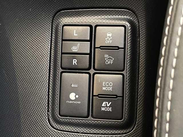 トヨタ アクア クロスオーバー グラム 愛知県 2019(令1)年 4.1万km イエロー トヨタセーフティセンス/純正9型ナビ/バックカメラ/シートヒーター/ハーフレザーシート/純正アルミホイール/純正フロアマット/ルーフレール/LEDヘッドライト/オートマチックハイビーム/ドライブレコーダー/ETC/衝突軽減システム/フルセグ/CD DVD/Bluetooth/ステアリングスイッチ/スマートキー/プッシュスタート