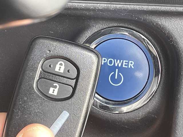 トヨタ アクア クロスオーバー グラム 愛知県 2019(令1)年 4.1万km イエロー トヨタセーフティセンス/純正9型ナビ/バックカメラ/シートヒーター/ハーフレザーシート/純正アルミホイール/純正フロアマット/ルーフレール/LEDヘッドライト/オートマチックハイビーム/ドライブレコーダー/ETC/衝突軽減システム/フルセグ/CD DVD/Bluetooth/ステアリングスイッチ/スマートキー/プッシュスタート