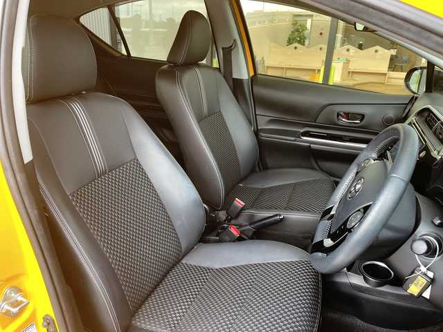 トヨタ アクア クロスオーバー グラム 愛知県 2019(令1)年 4.1万km イエロー トヨタセーフティセンス/純正9型ナビ/バックカメラ/シートヒーター/ハーフレザーシート/純正アルミホイール/純正フロアマット/ルーフレール/LEDヘッドライト/オートマチックハイビーム/ドライブレコーダー/ETC/衝突軽減システム/フルセグ/CD DVD/Bluetooth/ステアリングスイッチ/スマートキー/プッシュスタート