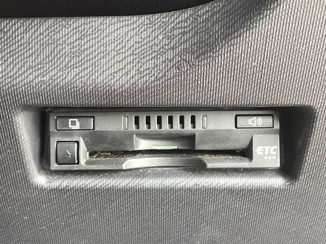 トヨタ アクア クロスオーバー グラム 愛知県 2019(令1)年 4.1万km イエロー トヨタセーフティセンス/純正9型ナビ/バックカメラ/シートヒーター/ハーフレザーシート/純正アルミホイール/純正フロアマット/ルーフレール/LEDヘッドライト/オートマチックハイビーム/ドライブレコーダー/ETC/衝突軽減システム/フルセグ/CD DVD/Bluetooth/ステアリングスイッチ/スマートキー/プッシュスタート