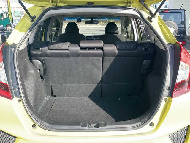 ホンダ フィット 13G Sパッケージ 愛知県 2014(平26)年 4.1万km アトラクトイエローパール ワンオーナー/純正メモリナビ/【フルセグ・DVD再生可・CD・Bluetooth】/バックカメラ/ETC/前方ドライブレコーダー/パドルシフト/横滑り防止機能/電動格納ミラー/ウィンカーミラー/ステアリングスイッチ/ECON/オートライト/純正フロアマット/ドアバイザー/新車保証書/取扱説明書