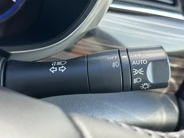 日産 エルグランド 250ハイウェイスターS 熊本県 2017(平29)年 2.1万km ブリリアントホワイトパール 純正ナビ/・AM/FM/CD/DVD/BT/AUX/SD/・フルセグTV/・バックカメラ/サンルーフ/フリップダウンモニター/両側電動スライドドア/クルーズコントロール/ビルトインETC/ハーフレザーシート/革巻きステアリング/ステアリングスイッチ/ドライブレコーダー/後席ロールサンシェード/LEDヘッドライト/オートライト/電動格納ミラー/ウインカーミラー/純正アルミホイール/社外フロアマット/ドアバイザー