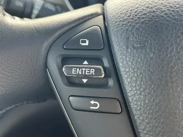 日産 エルグランド 250ハイウェイスターS 熊本県 2017(平29)年 2.1万km ブリリアントホワイトパール 純正ナビ/・AM/FM/CD/DVD/BT/AUX/SD/・フルセグTV/・バックカメラ/サンルーフ/フリップダウンモニター/両側電動スライドドア/クルーズコントロール/ビルトインETC/ハーフレザーシート/革巻きステアリング/ステアリングスイッチ/ドライブレコーダー/後席ロールサンシェード/LEDヘッドライト/オートライト/電動格納ミラー/ウインカーミラー/純正アルミホイール/社外フロアマット/ドアバイザー