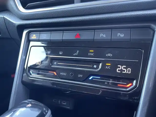 フォルクスワーゲン ＶＷ Ｔ－ロック TDI スタイル 栃木県 2024(令6)年 1.2万km 青 デジタルメーター/ナビ/バックカメラ/ETC/Applecarplay/ACC/レーンキープアシスト/ブラインドスポット/フロントアシスト/パークディスタンス/パワーテールゲート/LEDヘッドライト/ワイヤレスチャージ/ハーフレザー