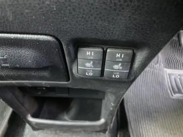 トヨタ エスクァイア Gi 埼玉県 2014(平26)年 14.4万km スパークリングブラックパールクリスタルシャイン (株)IDOMが運営する【じしゃロン鳩ヶ谷店】の自社ローン対象車両になります。こちらは現金ご利用時の価格です。自社ローンご希望の方は別途その旨お申付け下さい。/登録時143107km/純正SDナビ(品番:NSZT-Y64T)/フルセグTV/バックカメラ/両側パワースライドドア/ワンタッチオートスライドドア/クルーズコントロール/キャプテンシート/ウォークスルー/前席シートヒーター/ETC/ウッドコンビステアリング/ステアリングスイッチ/デュアルエアコン/TRDフロントグリル/プッシュスタート/スマートキー/アイドリングストップ/オートハイビーム/ドライブモード/横滑り防止/リアクーラースイッチ/自動防眩ミラー/社外17インチAW/電動格納機能付きウインカーミラー