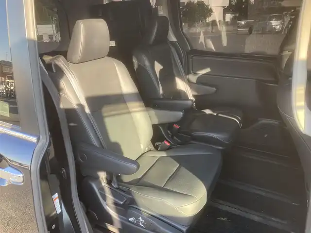 トヨタ エスクァイア Gi 埼玉県 2014(平26)年 14.4万km スパークリングブラックパールクリスタルシャイン (株)IDOMが運営する【じしゃロン鳩ヶ谷店】の自社ローン対象車両になります。こちらは現金ご利用時の価格です。自社ローンご希望の方は別途その旨お申付け下さい。/登録時143107km/純正SDナビ(品番:NSZT-Y64T)/フルセグTV/バックカメラ/両側パワースライドドア/ワンタッチオートスライドドア/クルーズコントロール/キャプテンシート/ウォークスルー/前席シートヒーター/ETC/ウッドコンビステアリング/ステアリングスイッチ/デュアルエアコン/TRDフロントグリル/プッシュスタート/スマートキー/アイドリングストップ/オートハイビーム/ドライブモード/横滑り防止/リアクーラースイッチ/自動防眩ミラー/社外17インチAW/電動格納機能付きウインカーミラー