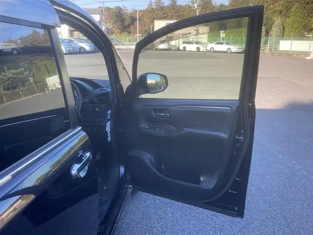 トヨタ エスクァイア Gi 埼玉県 2014(平26)年 14.4万km スパークリングブラックパールクリスタルシャイン (株)IDOMが運営する【じしゃロン鳩ヶ谷店】の自社ローン対象車両になります。こちらは現金ご利用時の価格です。自社ローンご希望の方は別途その旨お申付け下さい。/登録時143107km/純正SDナビ(品番:NSZT-Y64T)/フルセグTV/バックカメラ/両側パワースライドドア/ワンタッチオートスライドドア/クルーズコントロール/キャプテンシート/ウォークスルー/前席シートヒーター/ETC/ウッドコンビステアリング/ステアリングスイッチ/デュアルエアコン/TRDフロントグリル/プッシュスタート/スマートキー/アイドリングストップ/オートハイビーム/ドライブモード/横滑り防止/リアクーラースイッチ/自動防眩ミラー/社外17インチAW/電動格納機能付きウインカーミラー