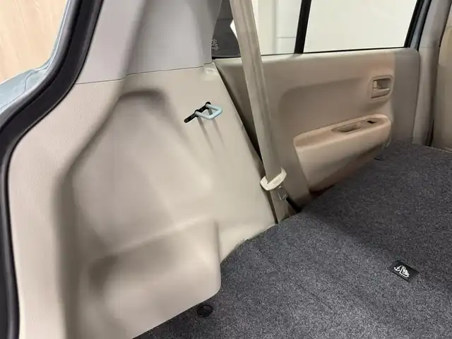 スズキ ラパン L 三重県 2024(令6)年 0.6万km オフブルーM ガソリン/FF/インパネCVT/カロッツェリア 7インチナビ AVIC-RW821-D/（FM/AM/TV/CD/DVD/Bluetooth/SD/USB/iPod/HDMI）/安全装備/・デュアルカメラブレーキサポート/・車線逸脱警報機能/・ふらつき警報機能/・誤発進抑制機能/・後方誤発進抑制機能/・リヤパーキングセンサー/・後退時ブレーキサポート/・標識認識機能（車両進入禁止、はみ出し通行禁止、最高速度、一時停止）/・ハイビームアシスト/など/装備/・シートヒーター（D）/・オートエアコン/・オートライトシステム/・LEDヘッドライト（ハイ/ロー）/・プッシュスタート/・ステアリングスイッチ/・電動格納ドアミラー/・純正ホイールキャップ＆14インチスチールホイール/・保/・スマートキーx1/など