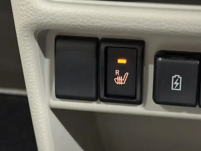 スズキ ラパン L 三重県 2024(令6)年 0.6万km オフブルーM ガソリン/FF/インパネCVT/カロッツェリア 7インチナビ AVIC-RW821-D/（FM/AM/TV/CD/DVD/Bluetooth/SD/USB/iPod/HDMI）/安全装備/・デュアルカメラブレーキサポート/・車線逸脱警報機能/・ふらつき警報機能/・誤発進抑制機能/・後方誤発進抑制機能/・リヤパーキングセンサー/・後退時ブレーキサポート/・標識認識機能（車両進入禁止、はみ出し通行禁止、最高速度、一時停止）/・ハイビームアシスト/など/装備/・シートヒーター（D）/・オートエアコン/・オートライトシステム/・LEDヘッドライト（ハイ/ロー）/・プッシュスタート/・ステアリングスイッチ/・電動格納ドアミラー/・純正ホイールキャップ＆14インチスチールホイール/・保/・スマートキーx1/など