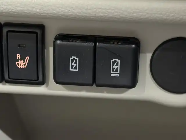 スズキ ラパン L 三重県 2024(令6)年 0.6万km オフブルーM ガソリン/FF/インパネCVT/カロッツェリア 7インチナビ AVIC-RW821-D/（FM/AM/TV/CD/DVD/Bluetooth/SD/USB/iPod/HDMI）/安全装備/・デュアルカメラブレーキサポート/・車線逸脱警報機能/・ふらつき警報機能/・誤発進抑制機能/・後方誤発進抑制機能/・リヤパーキングセンサー/・後退時ブレーキサポート/・標識認識機能（車両進入禁止、はみ出し通行禁止、最高速度、一時停止）/・ハイビームアシスト/など/装備/・シートヒーター（D）/・オートエアコン/・オートライトシステム/・LEDヘッドライト（ハイ/ロー）/・プッシュスタート/・ステアリングスイッチ/・電動格納ドアミラー/・純正ホイールキャップ＆14インチスチールホイール/・保/・スマートキーx1/など