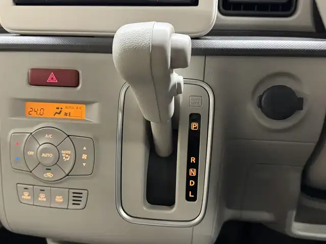 スズキ ラパン L 三重県 2024(令6)年 0.6万km オフブルーM ガソリン/FF/インパネCVT/カロッツェリア 7インチナビ AVIC-RW821-D/（FM/AM/TV/CD/DVD/Bluetooth/SD/USB/iPod/HDMI）/安全装備/・デュアルカメラブレーキサポート/・車線逸脱警報機能/・ふらつき警報機能/・誤発進抑制機能/・後方誤発進抑制機能/・リヤパーキングセンサー/・後退時ブレーキサポート/・標識認識機能（車両進入禁止、はみ出し通行禁止、最高速度、一時停止）/・ハイビームアシスト/など/装備/・シートヒーター（D）/・オートエアコン/・オートライトシステム/・LEDヘッドライト（ハイ/ロー）/・プッシュスタート/・ステアリングスイッチ/・電動格納ドアミラー/・純正ホイールキャップ＆14インチスチールホイール/・保/・スマートキーx1/など