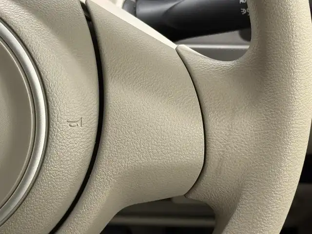 スズキ ラパン L 三重県 2024(令6)年 0.6万km オフブルーM ガソリン/FF/インパネCVT/カロッツェリア 7インチナビ AVIC-RW821-D/（FM/AM/TV/CD/DVD/Bluetooth/SD/USB/iPod/HDMI）/安全装備/・デュアルカメラブレーキサポート/・車線逸脱警報機能/・ふらつき警報機能/・誤発進抑制機能/・後方誤発進抑制機能/・リヤパーキングセンサー/・後退時ブレーキサポート/・標識認識機能（車両進入禁止、はみ出し通行禁止、最高速度、一時停止）/・ハイビームアシスト/など/装備/・シートヒーター（D）/・オートエアコン/・オートライトシステム/・LEDヘッドライト（ハイ/ロー）/・プッシュスタート/・ステアリングスイッチ/・電動格納ドアミラー/・純正ホイールキャップ＆14インチスチールホイール/・保/・スマートキーx1/など