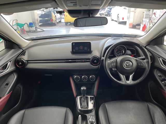 マツダ ＣＸ－３ XD ツーリング 兵庫県 2015(平27)年 7.9万km セラミックM ・純正ナビ（BT/USB)/・バックカメラ/・ETC/・スマートブレーキサポート/・クルーズコントロール/・ブラインドスポットモニター/・ヘッドアップディスプレイ/・ハーフレザーシート/・パドルシフト/・アイドリングストップ/・スマートキー/・純正18インチアルミホイール