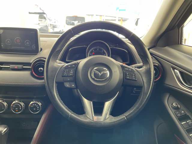 マツダ ＣＸ－３ XD ツーリング 兵庫県 2015(平27)年 7.9万km セラミックM ・純正ナビ（BT/USB)/・バックカメラ/・ETC/・スマートブレーキサポート/・クルーズコントロール/・ブラインドスポットモニター/・ヘッドアップディスプレイ/・ハーフレザーシート/・パドルシフト/・アイドリングストップ/・スマートキー/・純正18インチアルミホイール