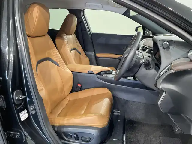 レクサス ＵＸ 250h ブラウンエディション 愛知県 2020(令2)年 2.5万km グラファイトブラックガラスフレーク 純正ナビ/CD/DVD/DTV/Bluetooth/USB/パノラミックビューモニター/ブラウンレザーシート/シートヒーター /パワーシート/メモリシート/ステアリングスイッチ/ステアリングヒーター/レーダークルーズコントロール/レーンキープ/クリアランスソナー/BSM/LEDオートライト/オートハイビーム/ビルトインETC/ドライブレコーダー /スマートキー/スペアキー /カードキー