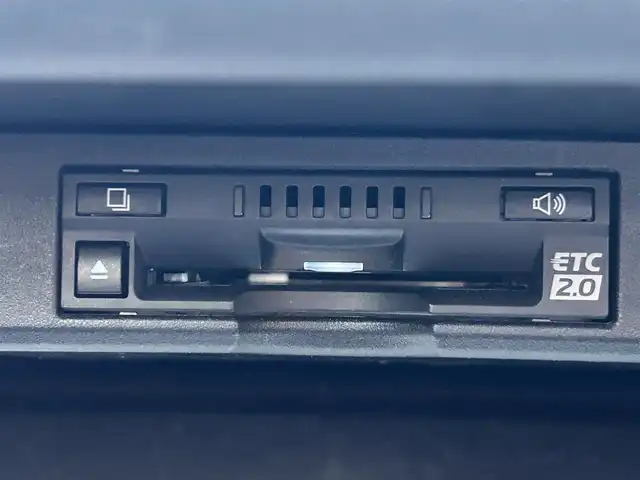 レクサス ＮＸ 300h Iパッケージ 兵庫県 2018(平30)年 5.7万km ソニッククォーツ 純正10.3型ナビ/・BT.TV.AM.FM/バック/サイドカメラ/レクサスセーフティセンス/・プリクラッシュセーフティ/・アダプティブクルーズコントロール/・レーンディパーチャーアラート/・オートマチックハイビーム/クリアランスソナー/3眼LEDヘッドライト/革巻きステアリング/ステアリングヒーター/テアリングスイッチ/パドルシフト/黒革シート/前席シートヒーター/前席パワーシート（メモリー付き）/パワーバックドア/電動パーキングブレーキ/オートブレーキホールド/レーダー探知機/ビルトインETC2.0/純正18インチアルミホイール/純正フロアマット/スペアキー1本/カードキー1枚