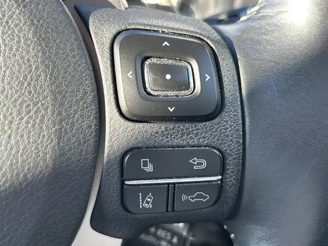 レクサス ＮＸ 300h Iパッケージ 兵庫県 2018(平30)年 5.7万km ソニッククォーツ 純正10.3型ナビ/・BT.TV.AM.FM/バック/サイドカメラ/レクサスセーフティセンス/・プリクラッシュセーフティ/・アダプティブクルーズコントロール/・レーンディパーチャーアラート/・オートマチックハイビーム/クリアランスソナー/3眼LEDヘッドライト/革巻きステアリング/ステアリングヒーター/テアリングスイッチ/パドルシフト/黒革シート/前席シートヒーター/前席パワーシート（メモリー付き）/パワーバックドア/電動パーキングブレーキ/オートブレーキホールド/レーダー探知機/ビルトインETC2.0/純正18インチアルミホイール/純正フロアマット/スペアキー1本/カードキー1枚