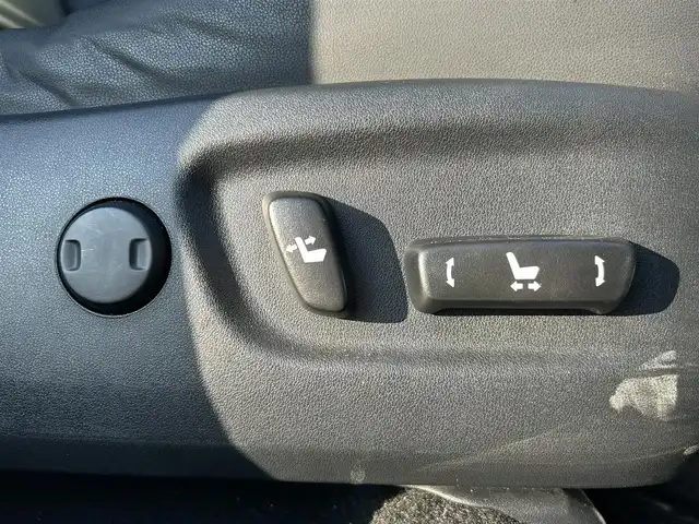 レクサス ＮＸ 300h Iパッケージ 兵庫県 2018(平30)年 5.7万km ソニッククォーツ 純正10.3型ナビ/・BT.TV.AM.FM/バック/サイドカメラ/レクサスセーフティセンス/・プリクラッシュセーフティ/・アダプティブクルーズコントロール/・レーンディパーチャーアラート/・オートマチックハイビーム/クリアランスソナー/3眼LEDヘッドライト/革巻きステアリング/ステアリングヒーター/テアリングスイッチ/パドルシフト/黒革シート/前席シートヒーター/前席パワーシート（メモリー付き）/パワーバックドア/電動パーキングブレーキ/オートブレーキホールド/レーダー探知機/ビルトインETC2.0/純正18インチアルミホイール/純正フロアマット/スペアキー1本/カードキー1枚