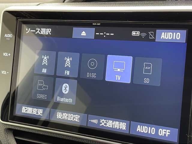 トヨタ エスクァイア ハイブリッド Gi プレミアムパッケージ ブラックテーラード 広島県 2020(令2)年 4.6万km ブラック ワンオーナー/純正SDナビ/フルセグテレビ/バックカメラ/CD/DVD/SD再生/Bluetooth接続/純正12.1インチフリップダウンモニター/ビルトインETC2.0/プッシュスタート/スマートキー（スペアキー1本）/電動格納ウィンカーミラー/純正15インチアルミホイール/ステアリングヒーター/前席シートヒーター/前後コーナーセンサー/クルーズコントロール/LEDヘッドライト/オートマチックハイビーム/トラクションコントロール/パーキングサポートブレーキ/先行車発進告知/レーンディパーチャーアラート/モデリスタエアロ