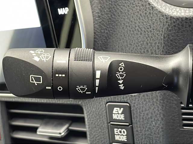 トヨタ エスクァイア ハイブリッド Gi プレミアムパッケージ ブラックテーラード 広島県 2020(令2)年 4.6万km ブラック ワンオーナー/純正SDナビ/フルセグテレビ/バックカメラ/CD/DVD/SD再生/Bluetooth接続/純正12.1インチフリップダウンモニター/ビルトインETC2.0/プッシュスタート/スマートキー（スペアキー1本）/電動格納ウィンカーミラー/純正15インチアルミホイール/ステアリングヒーター/前席シートヒーター/前後コーナーセンサー/クルーズコントロール/LEDヘッドライト/オートマチックハイビーム/トラクションコントロール/パーキングサポートブレーキ/先行車発進告知/レーンディパーチャーアラート/モデリスタエアロ