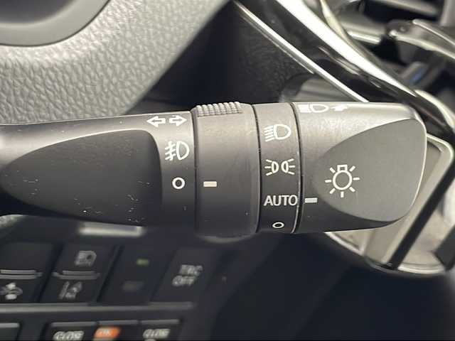 トヨタ エスクァイア ハイブリッド Gi プレミアムパッケージ ブラックテーラード 広島県 2020(令2)年 4.6万km ブラック ワンオーナー/純正SDナビ/フルセグテレビ/バックカメラ/CD/DVD/SD再生/Bluetooth接続/純正12.1インチフリップダウンモニター/ビルトインETC2.0/プッシュスタート/スマートキー（スペアキー1本）/電動格納ウィンカーミラー/純正15インチアルミホイール/ステアリングヒーター/前席シートヒーター/前後コーナーセンサー/クルーズコントロール/LEDヘッドライト/オートマチックハイビーム/トラクションコントロール/パーキングサポートブレーキ/先行車発進告知/レーンディパーチャーアラート/モデリスタエアロ