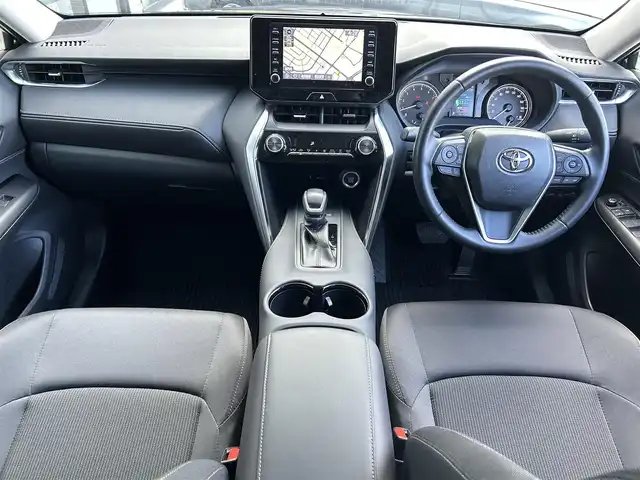 トヨタ ハリアー S 宮城県 2022(令4)年 2.2万km プレシャスブラックパール 登録時走行距離21672km/純正ナビ/・Bluetooth・AM/FM・miracast/トヨタセーフティセンス/・レーントレーシングアシスト/・プリクラッシュセーフティシステム/・ロードサインアシスト/・オートマチックハイビーム/・レーダークルーズコントロール/・パーキングサポート/電動パーキングブレーキ/ブレーキホールド/前方ドラレコ/前後コーナーセンサー/バックカメラ/LEDヘッドライト/純正17インチアルミホイール/スマートキー/プッシュスタート
