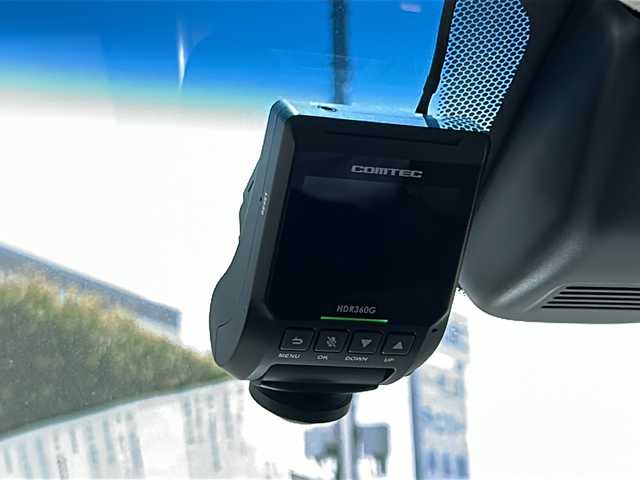 ホンダ フリード＋ ハイブリット クロスター ホンダセンシング 山形県 2020(令2)年 5.6万km プラチナホワイトパール ４WD/純正9インチメモリーナビ（BLUETOOTH/オーディオ/CD/DVD/フルセグ)/ALPINE後席モニター/レーダークルーズコントロール/衝突被害軽減システム/寒冷地仕様/DN席シートヒーター/ビルトインETC/スマートキー/純正アルミホイール/純正フロアマット/レーンキープアシスト/横滑り防止装置/ドアバイザー/電動格納ミラー/プッシュスタート/ウィンカーミラー