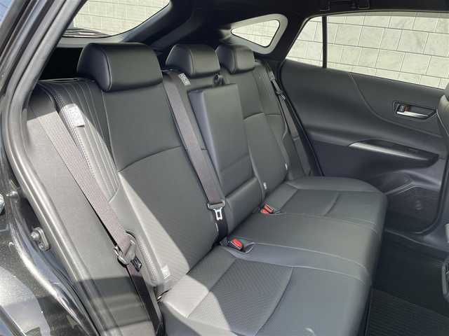 トヨタ ハリアー ハイブリッド Z レザーパッケージ 愛知県 2021(令3)年 2.8万km プレシャスブラックパール ・純正ディスプレイオーディオ（ナビ機能あり）/・フルセグテレビ/・Bluetooth/USB/AUX接続機能/・ETC2.0/・パワーシート（運転席・助手席）/・本革シート/・シートヒーター（運転席・助手席）/・シートベンチレーション（運転席・助手席）/・サンルーフ/・純正フロアマット/・パワーシート/・純正19インチアルミホイール/・純正LEDヘッドライト/・オートマチックハイビーム/・衝突軽減ブレーキ/・コーナーセンサー/・レーンキープアシスト/・ブラインドスポットモニター/・電動パーキングブレーキ/・ブレーキホールド/・純正デジタルインナーミラー（後方撮影）/・社外ドライブレコーダー（前方向）/・充電用USBポート（2個）/・MTモード付きCVT/・アダプティブクルーズコントロール/・スマートキー/・プッシュスタート/・デュアルオートエアコン