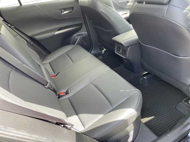 トヨタ ハリアー ハイブリッド Z レザーパッケージ 愛知県 2021(令3)年 2.8万km プレシャスブラックパール ・純正ディスプレイオーディオ（ナビ機能あり）/・フルセグテレビ/・Bluetooth/USB/AUX接続機能/・ETC2.0/・パワーシート（運転席・助手席）/・本革シート/・シートヒーター（運転席・助手席）/・シートベンチレーション（運転席・助手席）/・サンルーフ/・純正フロアマット/・パワーシート/・純正19インチアルミホイール/・純正LEDヘッドライト/・オートマチックハイビーム/・衝突軽減ブレーキ/・コーナーセンサー/・レーンキープアシスト/・ブラインドスポットモニター/・電動パーキングブレーキ/・ブレーキホールド/・純正デジタルインナーミラー（後方撮影）/・社外ドライブレコーダー（前方向）/・充電用USBポート（2個）/・MTモード付きCVT/・アダプティブクルーズコントロール/・スマートキー/・プッシュスタート/・デュアルオートエアコン