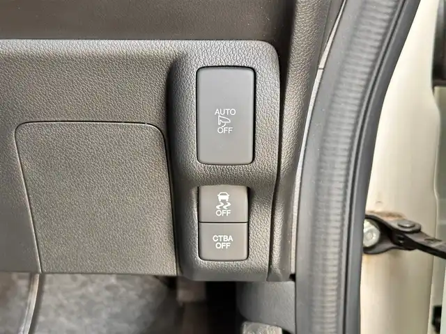 ホンダ Ｎ ＢＯＸ カスタム ターボ SSパッケージ 宮城県 2017(平29)年 8.8万km プレミアムホワイトパールⅡ シティブレーキアクティブシステム/純正8インチナビ（VXM-175VFEi）/・CD/DVD/・Bluetooth/・フルセグTV/バックカメラ/ビルトインETC/両側パワースライドドア/ハーフレザーシート/シートヒーター/革巻きステアリング/クルーズコントロール/パドルシフト/ステアリングスイッチ/HIDヘッドランプ/フォグランプ/オートライト/スマートキー/プッシュスタート/電動格納ミラー/純正15インチAW/純正フロアマット/ドアバイザー/W/サイド/カーテンエアバッグ