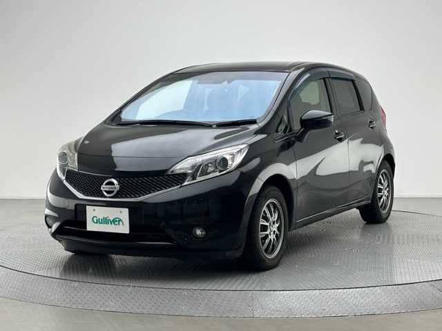 日産 ノート X DIG－S Vセレ +セーフ 兵庫県 2015(平27)年 8.5万km スーパーブラック 社外メモリナビ（Bluetooth/CD/DVD)/バックカメラ/アイドリングストップ/ドアバイザー/純正フロアマット/エマージェンシーブレーキ/LEDヘッドライト/フォグランプ/オートライト/スマートキー/プッシュスタート