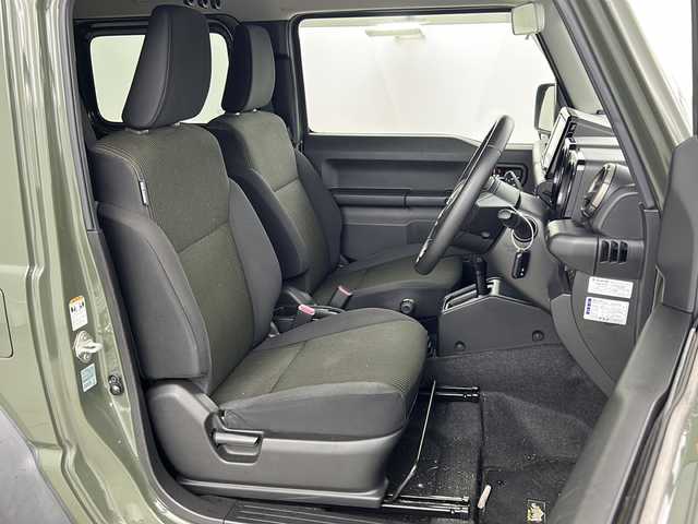 スズキ ジムニー シエラ JC 愛知県 2020(令2)年 2.7万km ジャングルグリーン 禁煙車/パートタイム４WD/8インチナビ/（CD/DVD/Bluetooth/フルセグTV）/バックカメラ/スズキセーフティサポート/・衝突軽減ブレーキ/・レーンキープアシスト/・オートマチックハイビーム/ETC/ドライブレコーダー/シートヒーター/クルーズコントロール/ダウンヒルアシスト/LEDヘッドライト/純正15インチアルミホイール/スマートキー