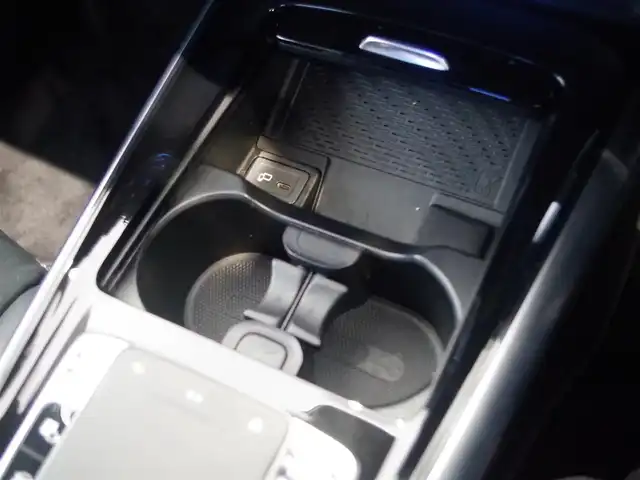 メルセデス・ベンツ Ｂ１８０ 岐阜県 2021(令3)年 2.2万km デジタルホワイト AMGライン/ナビゲーションパッケージ/純正ナビ/フルセグTV/FM/AM/レーダークルーズコントロール/アクティブレーンキーピングアシスト/アクティブステアリングアシスト/アクティブブレーキアシスト/道路標識アシスト/ブラインドスポットアシスト/レーンチェンジアシスト/バックカメラ/純正ドライブレコーダー前後/ETC2.0/パワーシート前席/シートヒーター前席/ハーフレザーシート